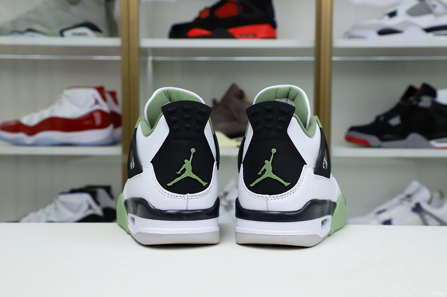 4 AIR JORDAN 